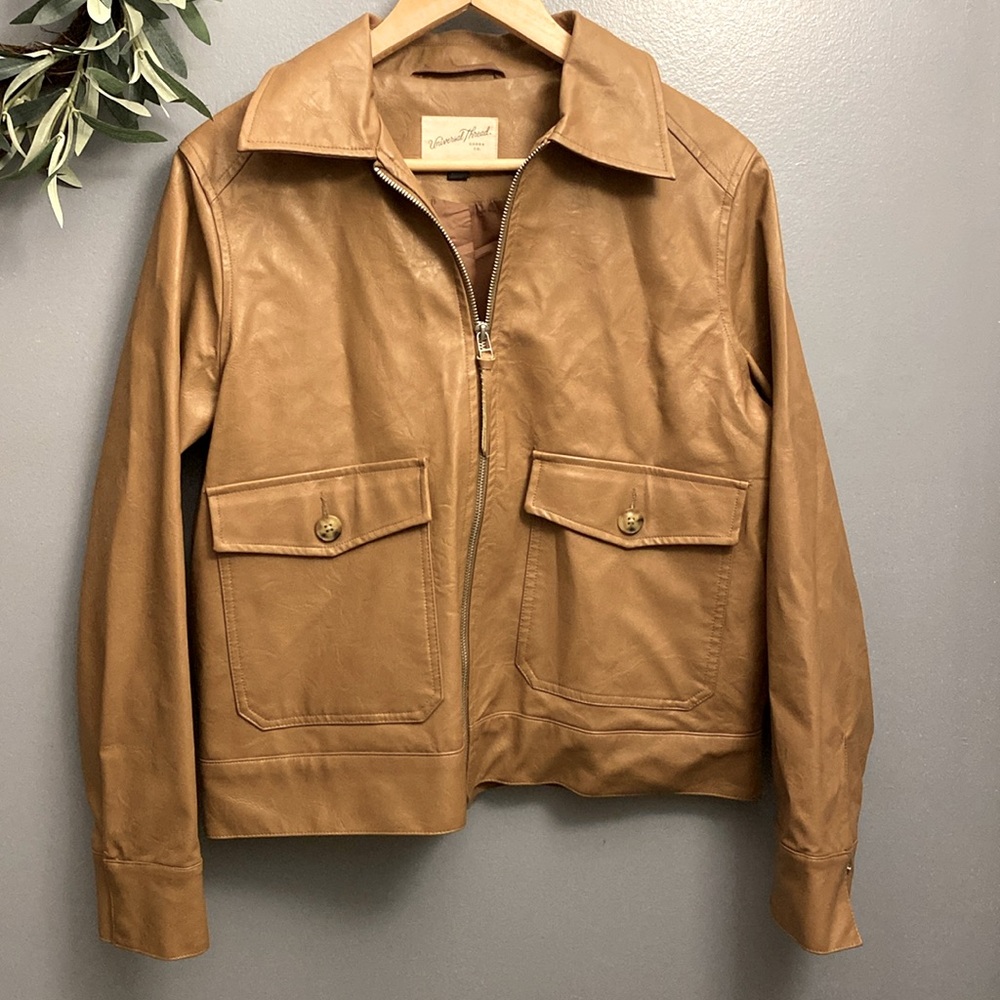 UNIVERSAL TREAD CAMEL JACKET